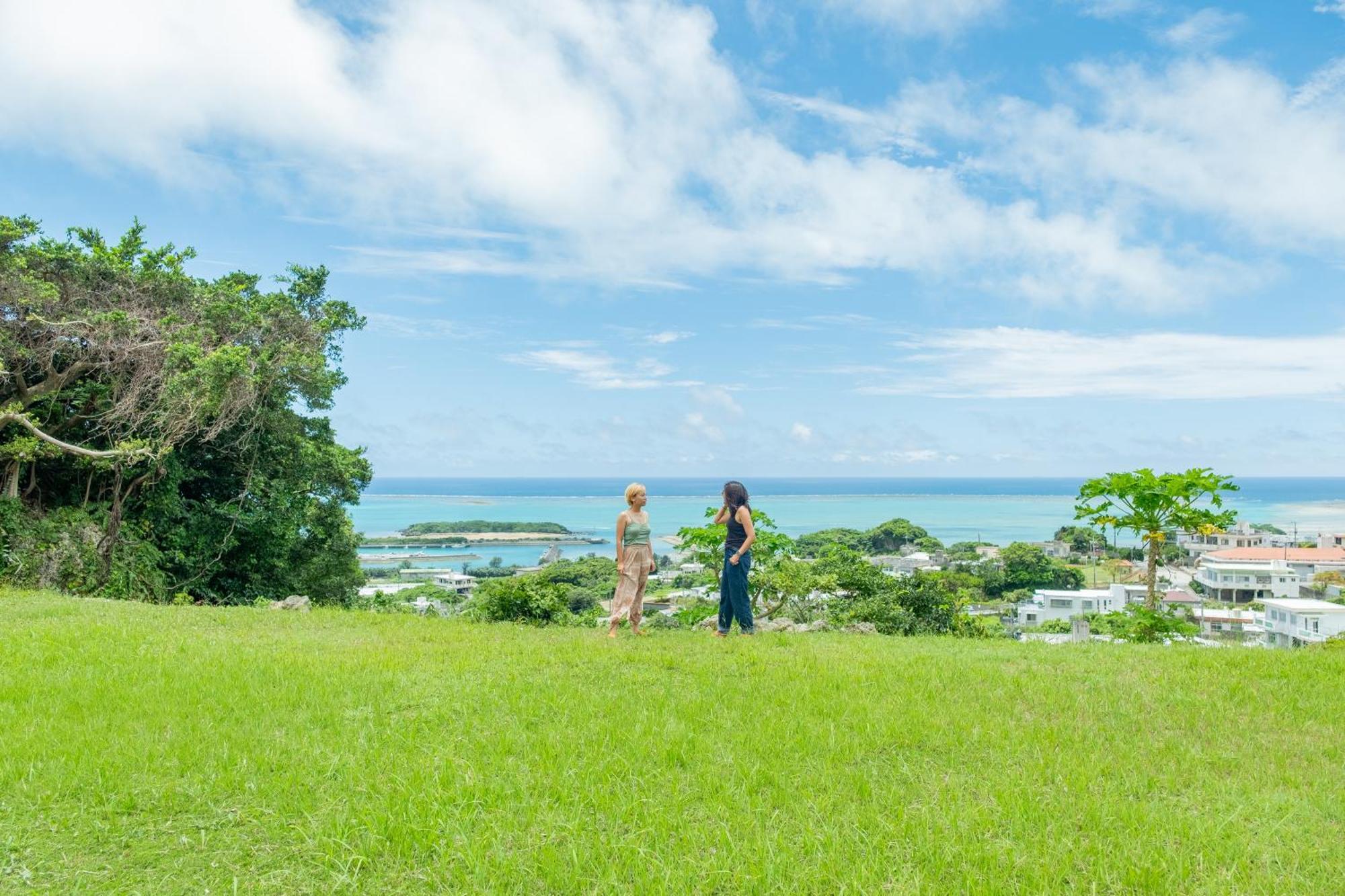 Taru House: Oceanview Retreat Near Beach in Nanjo, Okinawa Villa Exterior photo