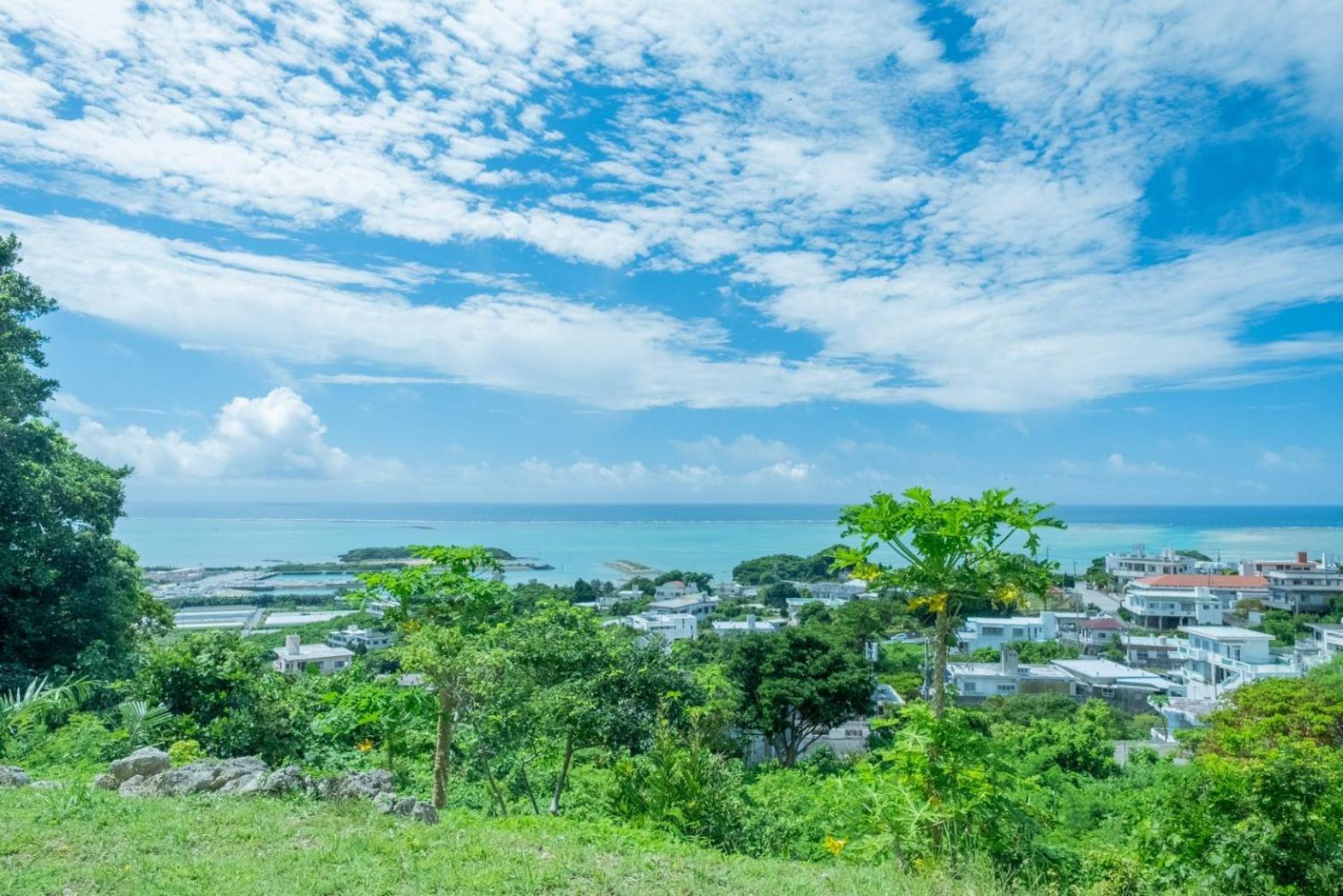 Taru House: Oceanview Retreat Near Beach in Nanjo, Okinawa Villa Exterior photo